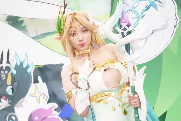 「【コミケ107】企業ブースフォトレポート「アズールプロミリア(Yostar)」」の画像