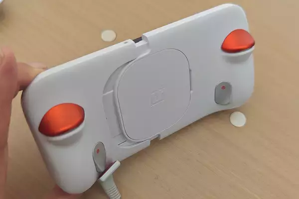 「ゲームパッドの操作も快適なハイエンドモデル「OnePlus Ace 6 Ultra」をレビュー」の画像