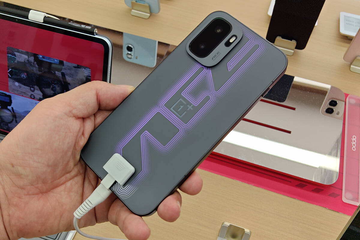 ゲームパッドの操作も快適なハイエンドモデル「OnePlus Ace 6 Ultra」をレビュー