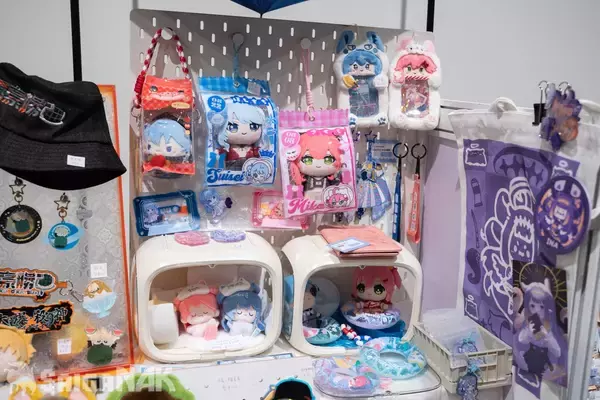 「【ACGHK 2026】香港世界同人祭ブースレポート！hololiveなどVTuberのオリジナルグッズが盛りだくさん」の画像
