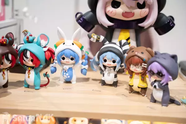 「【ACGHK 2026】香港世界同人祭ブースレポート！hololiveなどVTuberのオリジナルグッズが盛りだくさん」の画像