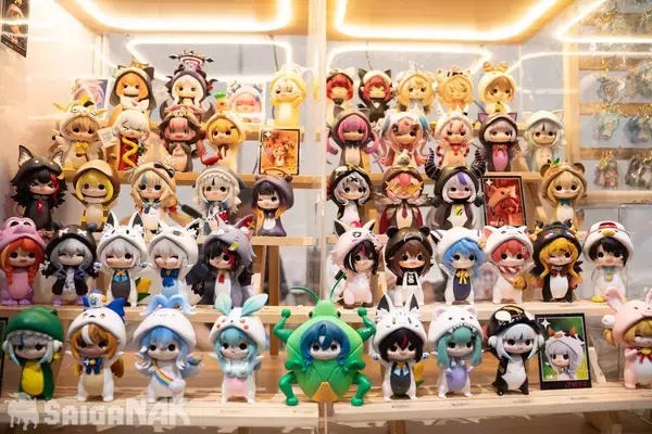 「【ACGHK 2026】香港世界同人祭ブースレポート！hololiveなどVTuberのオリジナルグッズが盛りだくさん」の画像