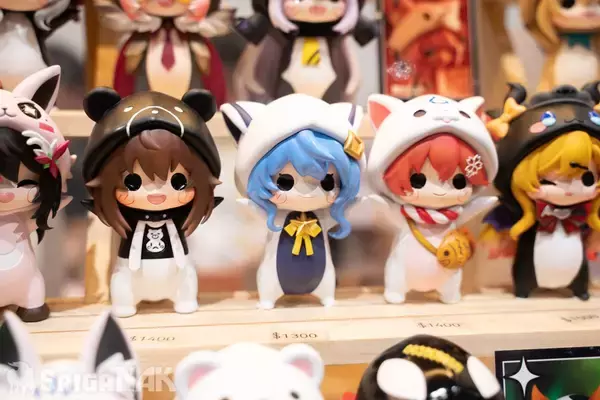 「【ACGHK 2026】香港世界同人祭ブースレポート！hololiveなどVTuberのオリジナルグッズが盛りだくさん」の画像