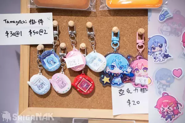「【ACGHK 2026】香港世界同人祭ブースレポート！hololiveなどVTuberのオリジナルグッズが盛りだくさん」の画像