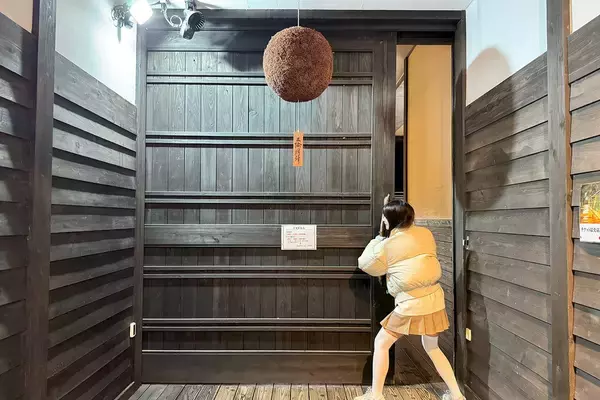 「「薩摩金山蔵」は没入度満点なリアルイマーシブ空間！酒好きゲーマーが実際に体験してみた！」の画像