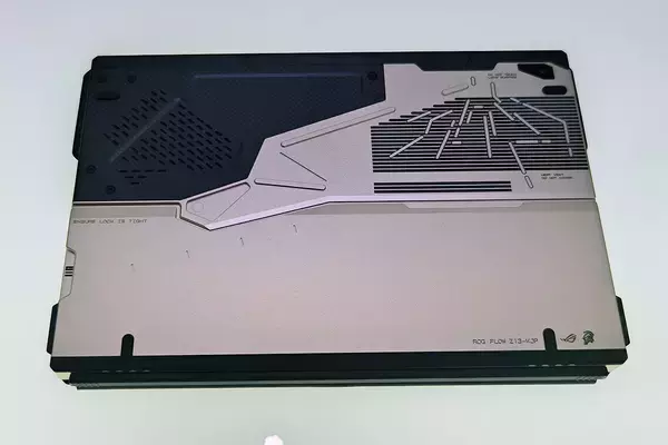 「物語をまとったゲーミング2-in-1「ROG Flow Z13-KJP」をレビュー！コジプロコラボモデルを触る」の画像