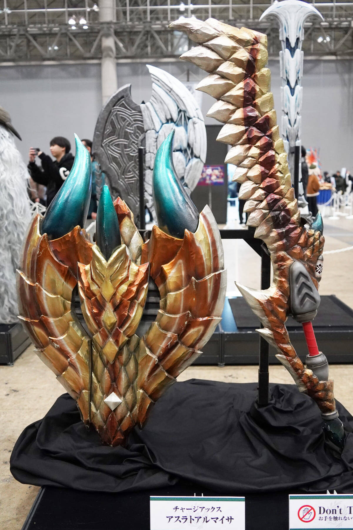 「モンスターハンターフェスタ'26」現地レポートPart.2！繊細な造形で再現された装備の数々が展示
