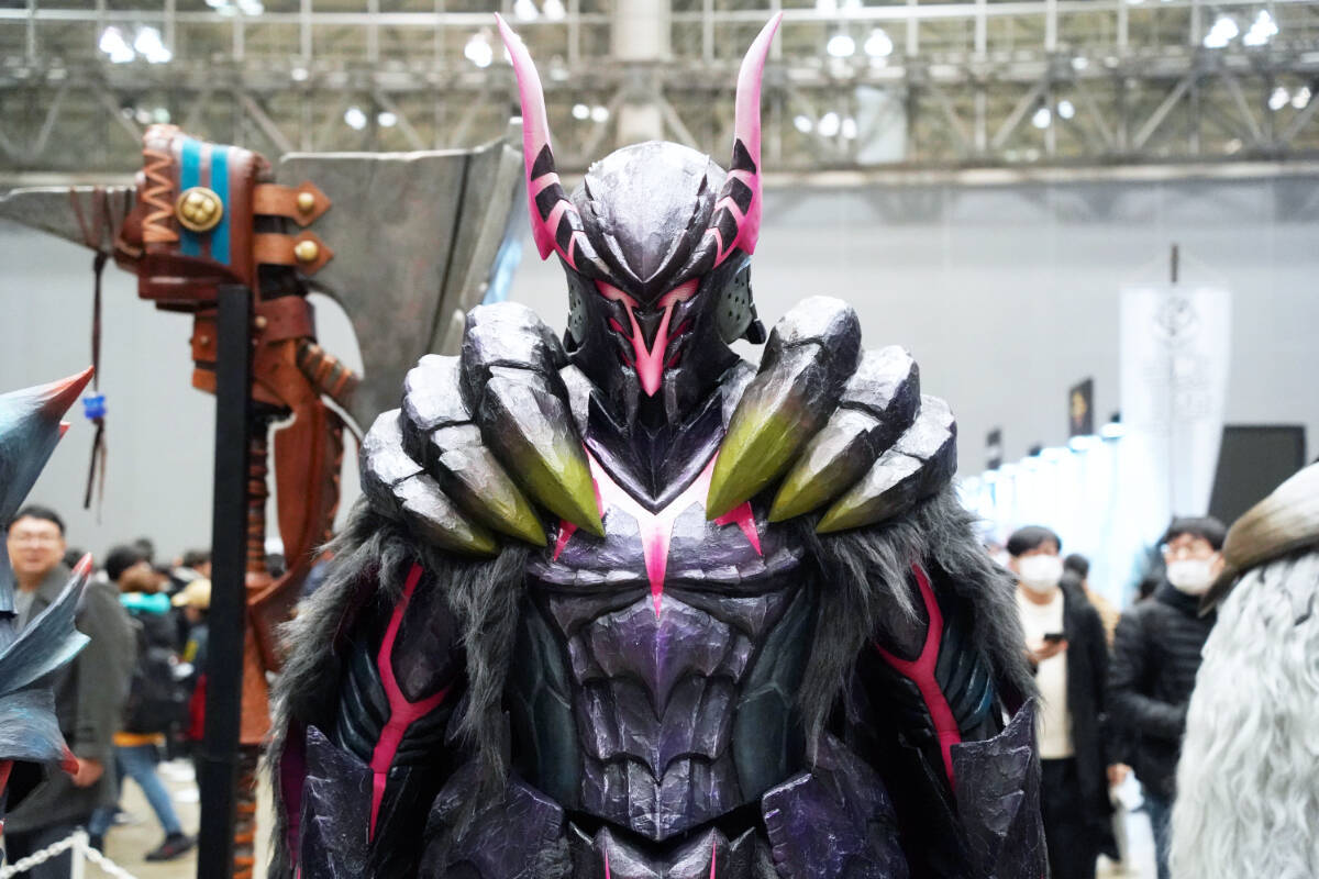 「モンスターハンターフェスタ'26」現地レポートPart.2！繊細な造形で再現された装備の数々が展示