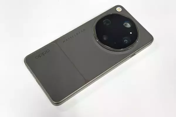 「OPPOの最新スマホ「Find X9 Ultra」が登場！200倍望遠撮影可能なレンズを装着可能」の画像