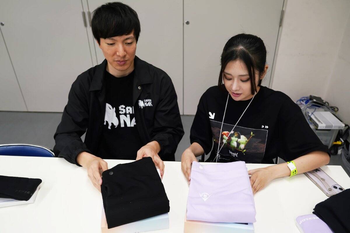 ダンロップ「ゲーミングマッスル」のフーディーブランケットとアイマスクをレビュー！特殊機能繊維「RadiHeal」で保温