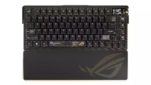 「ROG20周年限定の24K金メッキモデル！キーボード「Azoth Extreme Edition 20」とマウス「Harpe II Extreme Edition 20」が発表」の画像