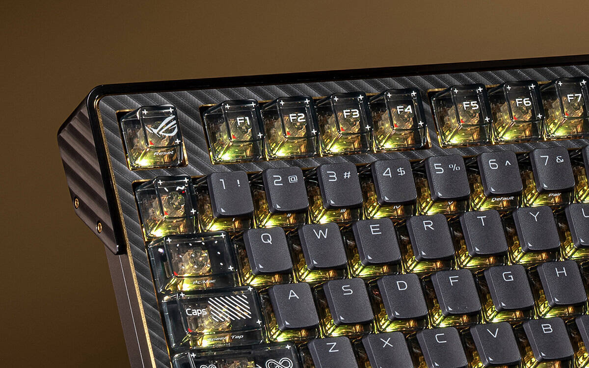 ROG20周年限定の24K金メッキモデル！キーボード「Azoth Extreme Edition 20」とマウス「Harpe II Extreme Edition 20」が発表