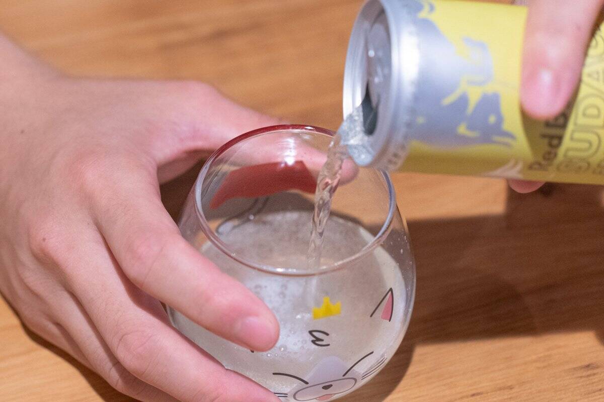 「レッドブル・エナジードリンク すだちエディション」をレビュー！優しい甘みと酸味が引き立てる清涼感
