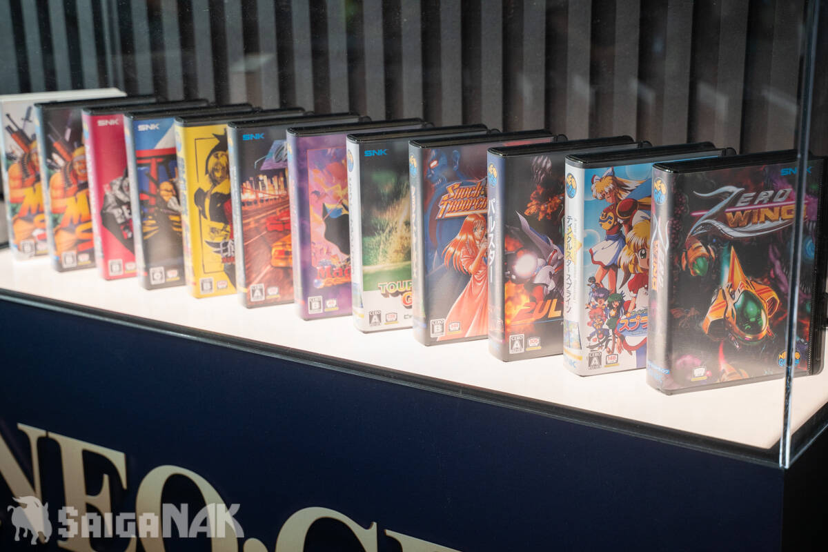 【TGS2026】現代に復活した「NEOGEO AES+」の実機が公開！「PLAION REPLAI」ブースで試遊も可能