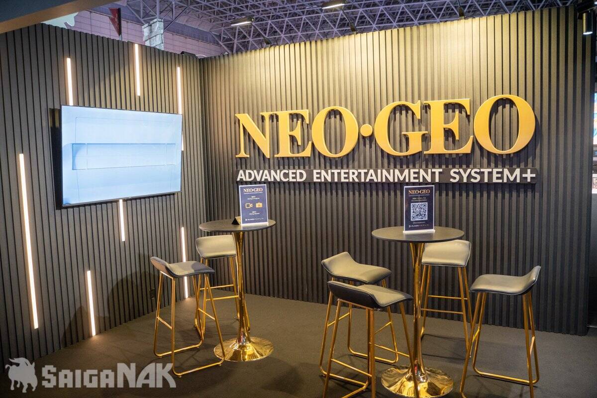 【TGS2026】現代に復活した「NEOGEO AES+」の実機が公開！「PLAION REPLAI」ブースで試遊も可能