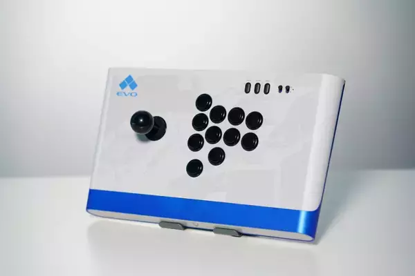 「「REJECT」所属ストリーマーのハイタニ氏監修のアーケードコントローラー「REJECT Arcade Controller」が5月1日から予約販売開始！」の画像