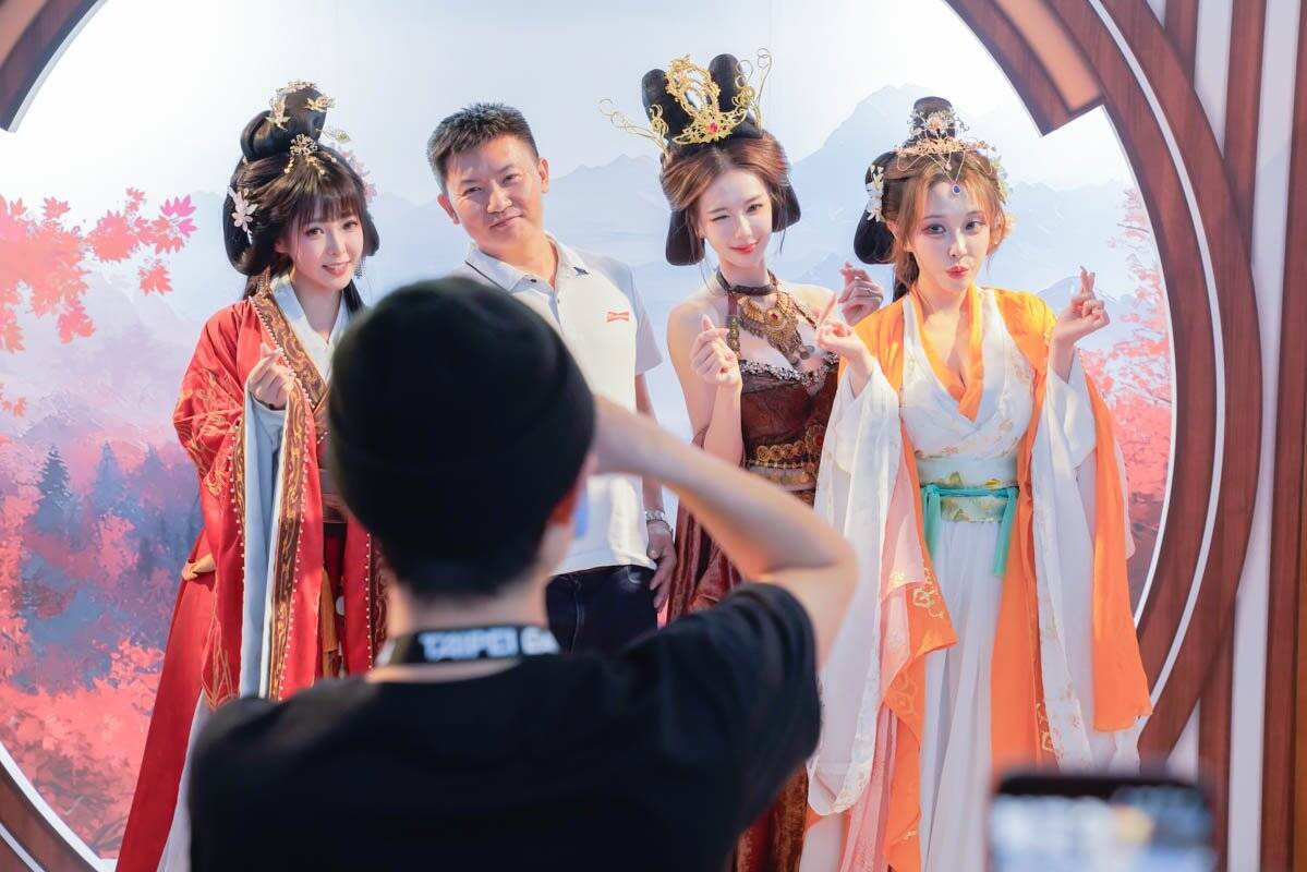 【TGS2026】「グランドアーカイブ」と「三國：謀定天下」ブースをレポート！カード大会や台湾美女コスプレイヤーも登場