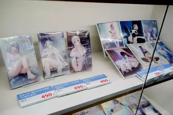 「【TGS2026】「アズールレーン」ブースレポート！美麗イラストのグッズや人気キャラのコスプレも」の画像