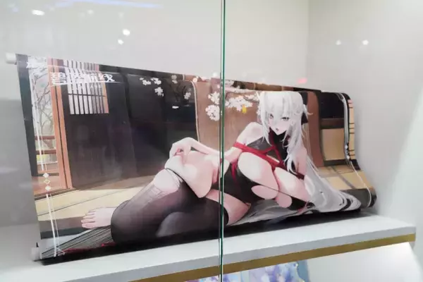 「【TGS2026】「アズールレーン」ブースレポート！美麗イラストのグッズや人気キャラのコスプレも」の画像