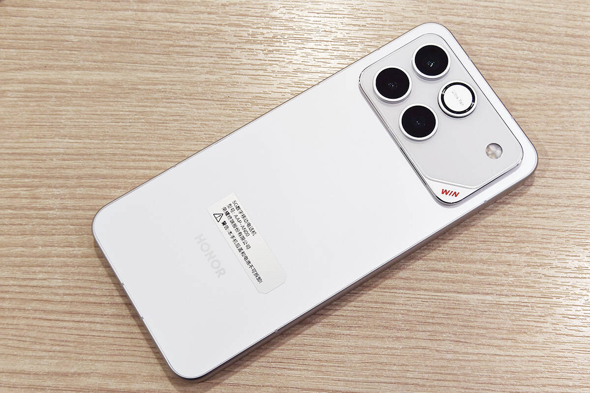 10,000mAhバッテリーに空冷ファンや185Hzも！新たなゲーミングスマホ「HONOR WIN」レビュー