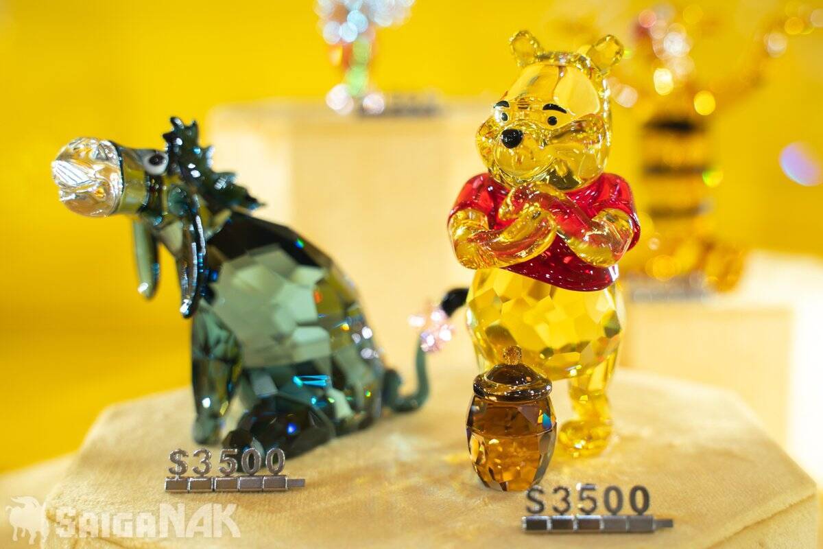 【ACGHK 2026】「Swarovski」ブースレポート！人気キャラクターの超美麗クリスタルフィギュアに目が釘付け