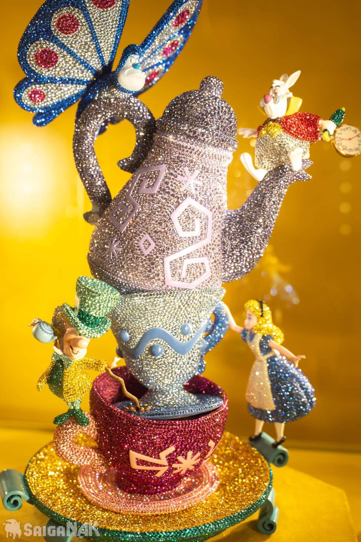【ACGHK 2026】「Swarovski」ブースレポート！人気キャラクターの超美麗クリスタルフィギュアに目が釘付け