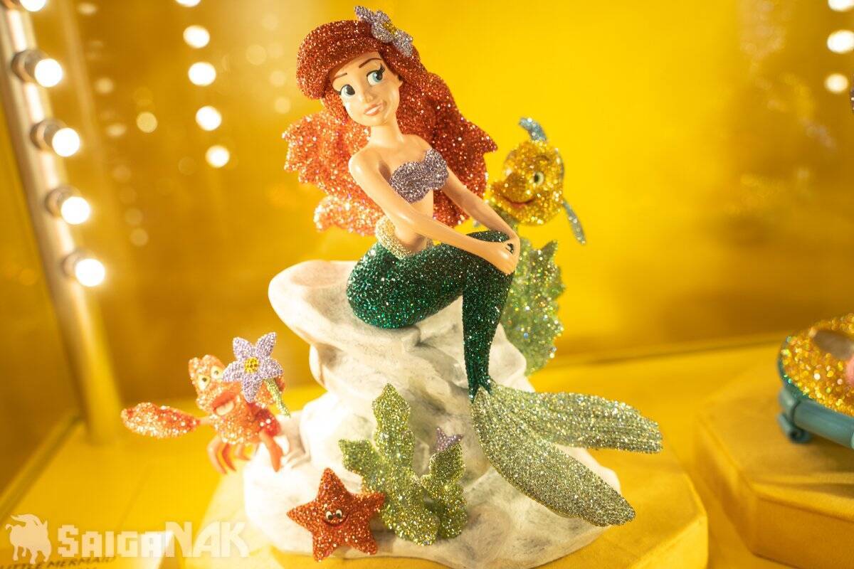 【ACGHK 2026】「Swarovski」ブースレポート！人気キャラクターの超美麗クリスタルフィギュアに目が釘付け