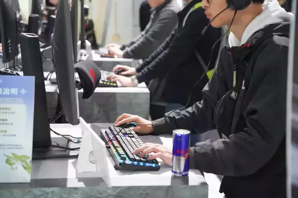 「【TGS2026】「アズールプロミリア」のブースレポート！先行試遊や人気コスプレイヤーたちが登場」の画像