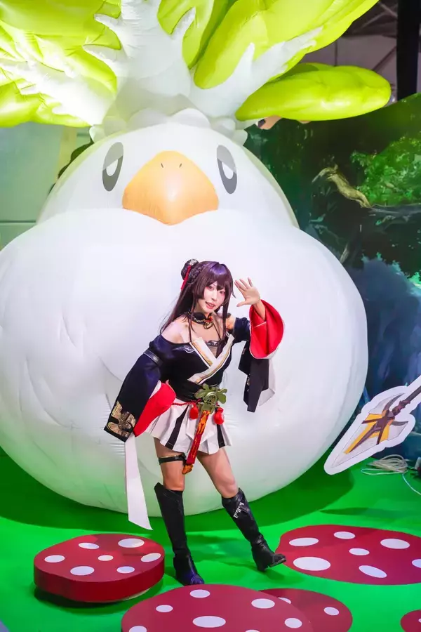 「【TGS2026】「アズールプロミリア」のブースレポート！先行試遊や人気コスプレイヤーたちが登場」の画像