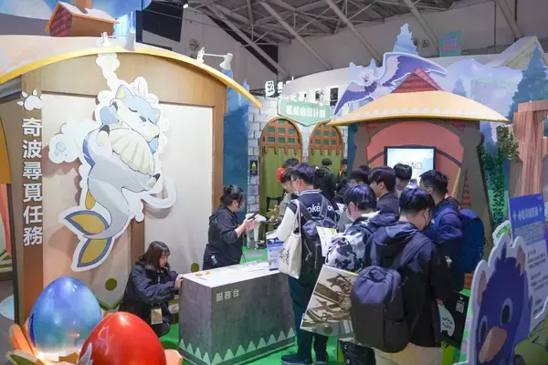 「【TGS2026】「アズールプロミリア」のブースレポート！先行試遊や人気コスプレイヤーたちが登場」の画像