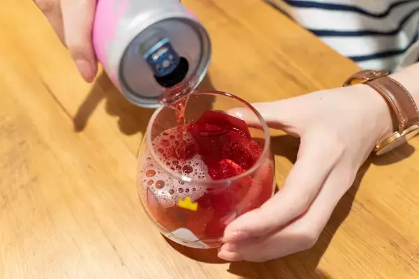 「「レッドブル・ピンクエディションシュガーフリー」をレビュー！野いちごで初夏を感じてみた」の画像
