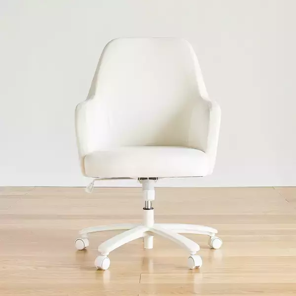 「Pixioからブランド初のゲーミングチェアが登場！マシュマロのようなふわふわもちもちデザイン」の画像