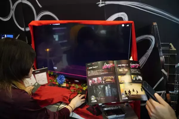 「【TGS2025】ゲーム制作だけじゃない！装飾やブースの設置なども手掛けた「北海道情報大学」情報メディア学部2年の山口さんと森川准教授にインタビュー」の画像