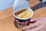 「豊かな魚介の風味に箸が止まらない！カップヌードル「合味道 海鮮味」をレビュー！」の画像6