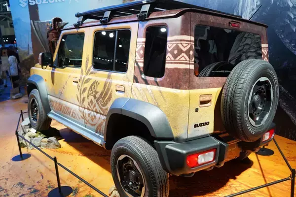 「【東京オートサロン2026】スズキブースをフォトレポート！モンハンコラボ車両に大注目！」の画像