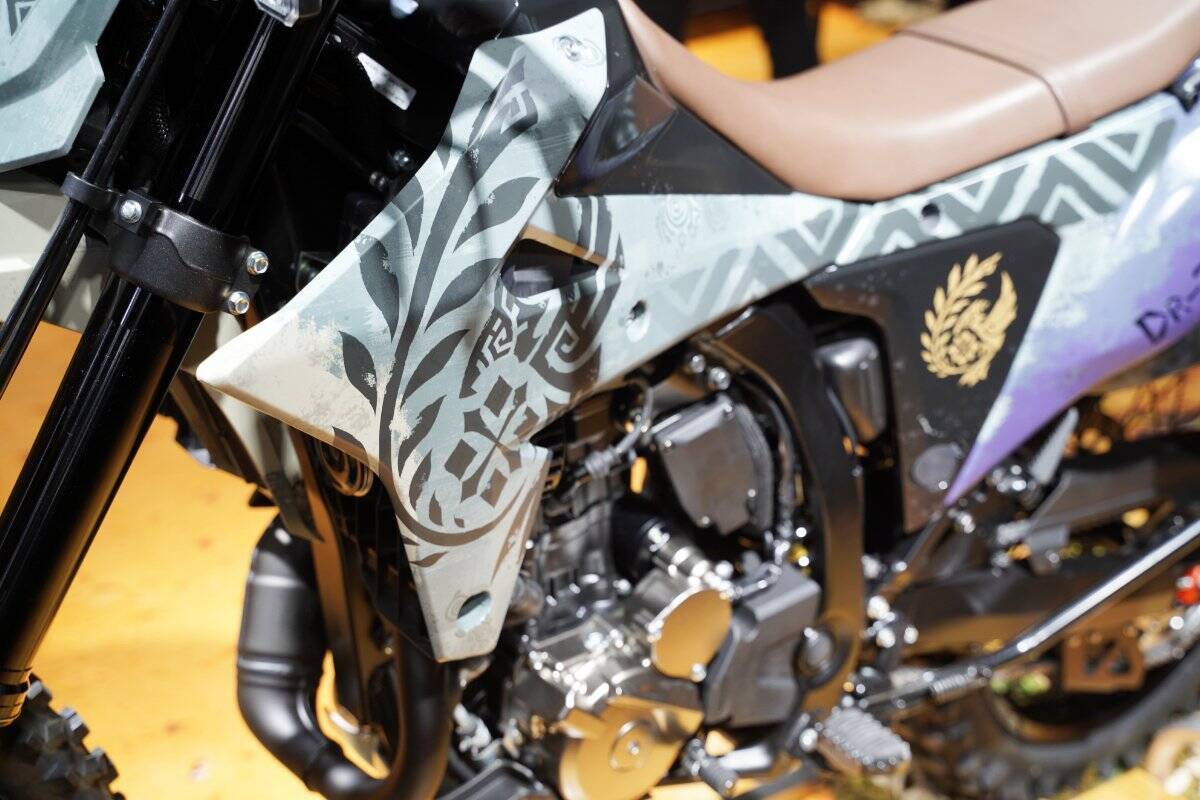 【東京オートサロン2026】スズキブースをフォトレポート！モンハンコラボ車両に大注目！