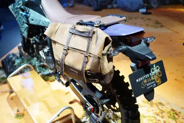 「【東京オートサロン2026】スズキブースをフォトレポート！モンハンコラボ車両に大注目！」の画像