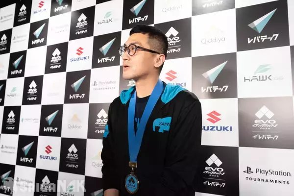 「【EVO Japan 2026】KOFXV部門優勝のM'選手インタビュー「何度も挫折」「SWCではLauyagamiにリベンジを」」の画像