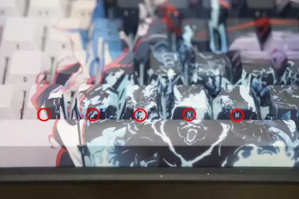 「「AMICIS」×「俺だけレベルアップな件」コラボのゲーミングキーボードとマウスパッドをレビュー！最高峰のスペックとデザインでレベルアップを目指せ」の画像