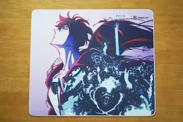 「「AMICIS」×「俺だけレベルアップな件」コラボのゲーミングキーボードとマウスパッドをレビュー！最高峰のスペックとデザインでレベルアップを目指せ」の画像