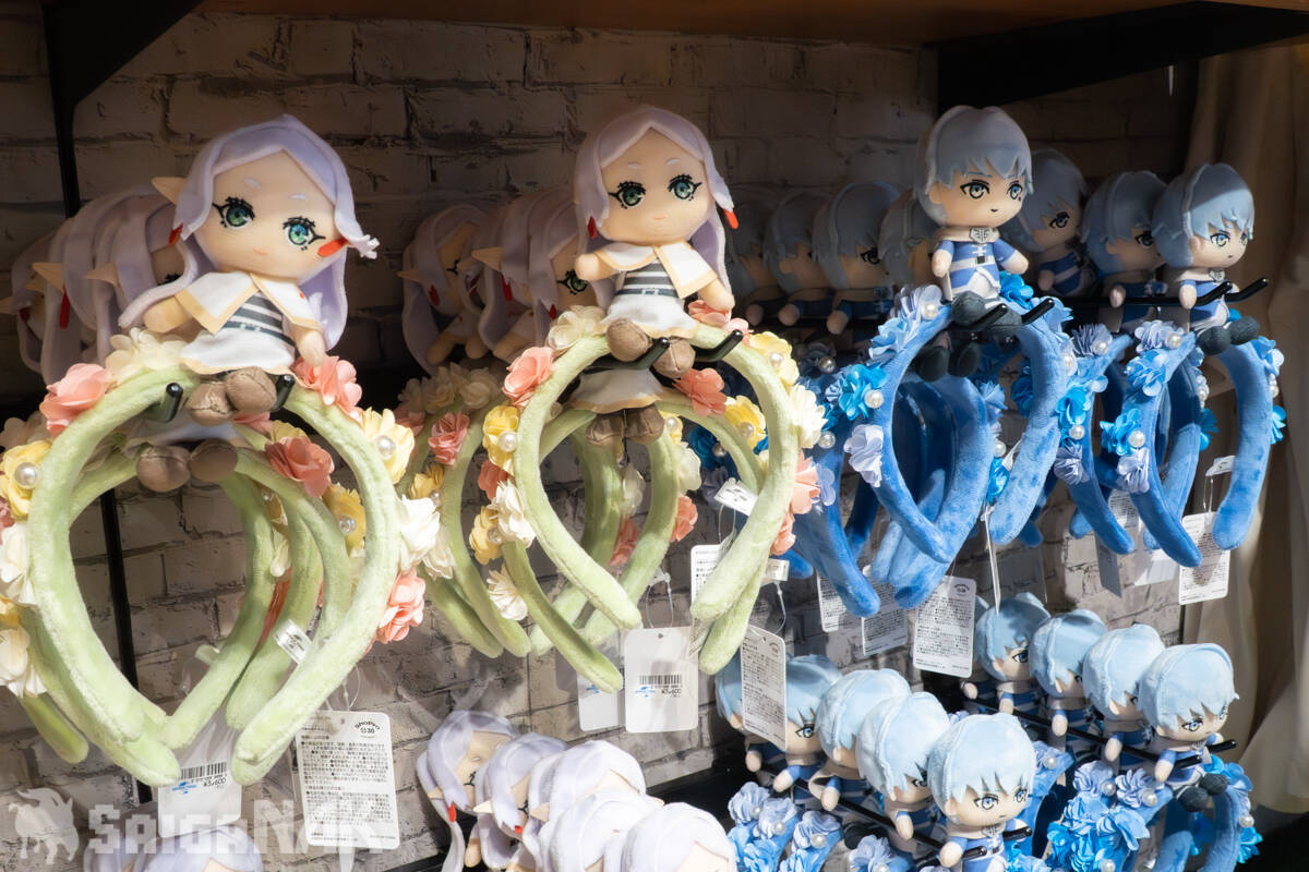 USJ × 葬送のフリーレンコラボショップレポート！全29種のエモすぎるグッズは1月11日まで販売