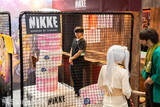 「【C108】勝利の女神：NIKKEブースレポート！夏らしいお祭り風セットで大盛況のコスプレ撮影会も」の画像10
