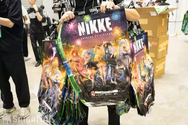 「【C108】勝利の女神：NIKKEブースレポート！夏らしいお祭り風セットで大盛況のコスプレ撮影会も」の画像