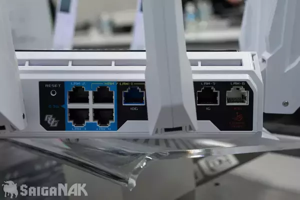 「ROGの世界初AIコア搭載ルーター「ROG Rapture GT-BE19000AI」お披露目！対話でネットワーク設定も可能」の画像