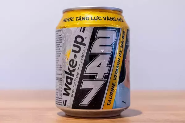 「プレミアリーグのマンチェスター・シティFCとコラボしているエナジードリンク「Wake up 247」 をレビュー！パッケージにはハーランド選手」の画像