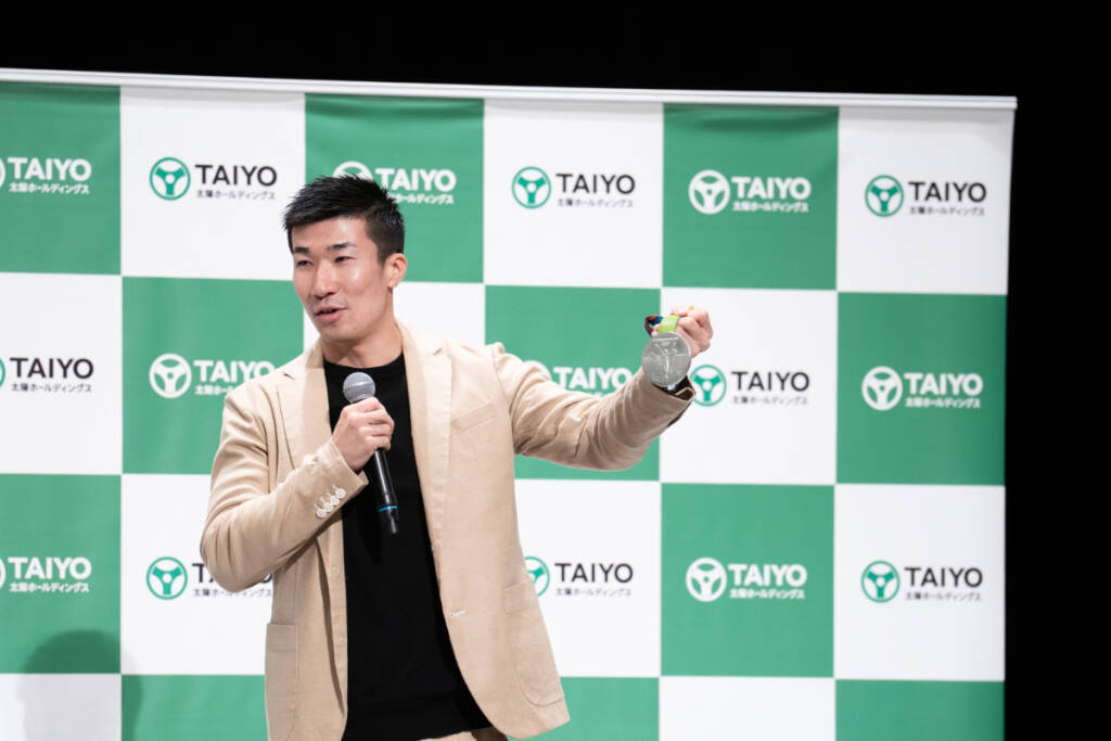 太陽HDがリオ五輪銀メダリスト・桐生祥秀選手を招き中学生に特別授業を開催！「スト6」コラボグッズ売上金の活用