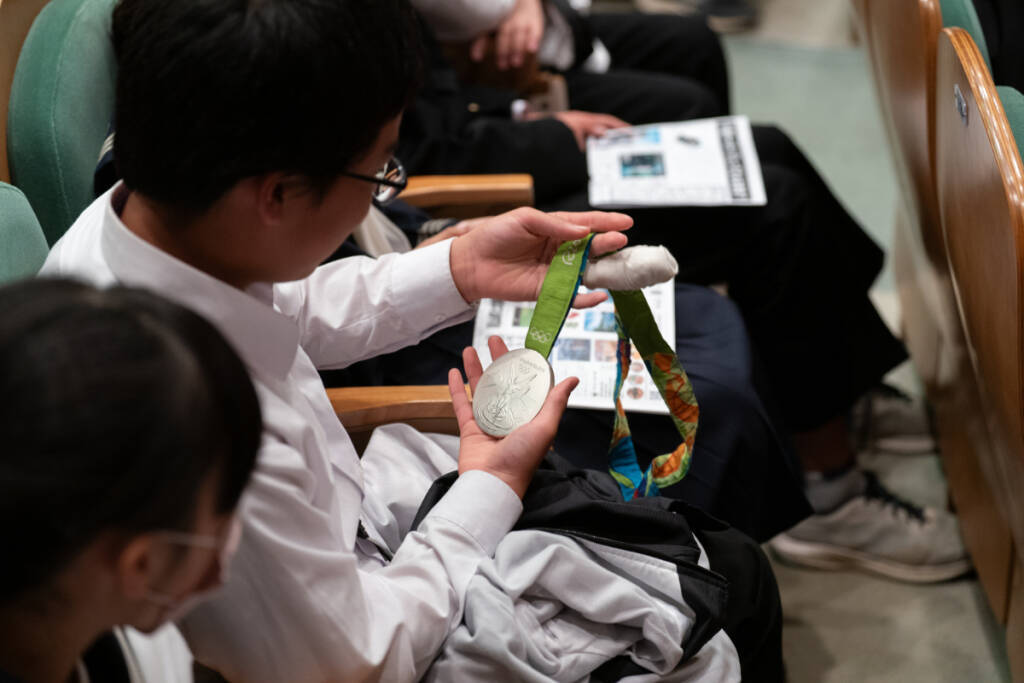 太陽HDがリオ五輪銀メダリスト・桐生祥秀選手を招き中学生に特別授業を開催！「スト6」コラボグッズ売上金の活用