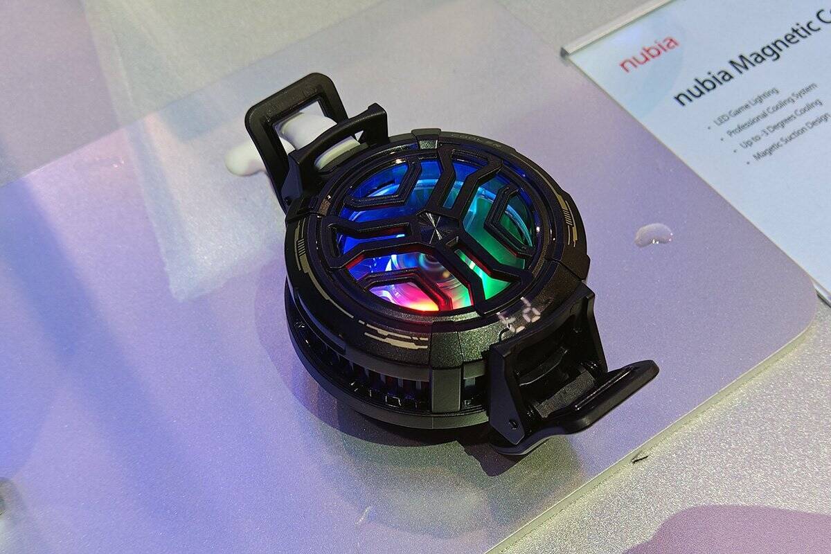 nubiaがMWCで「Neo 5 GT」など新ゲーミングスマホを発表！VOCALOID「洛天依(Luo Tianyi)」モデルも展示