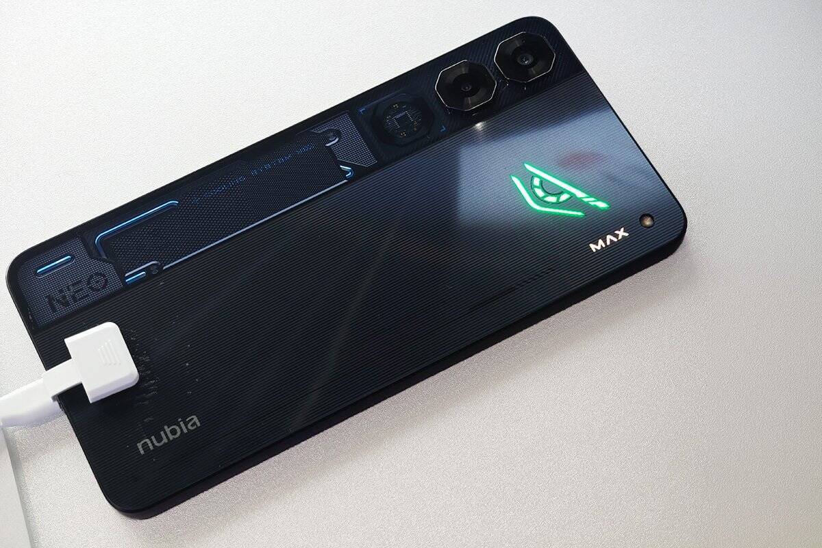 nubiaがMWCで「Neo 5 GT」など新ゲーミングスマホを発表！VOCALOID「洛天依(Luo Tianyi)」モデルも展示