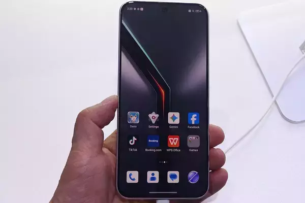 「nubiaがMWCで「Neo 5 GT」など新ゲーミングスマホを発表！VOCALOID「洛天依(Luo Tianyi)」モデルも展示」の画像